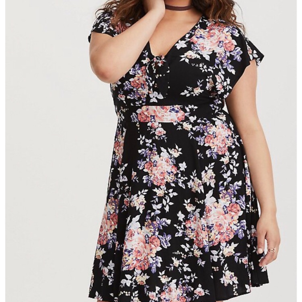 NWT Torrid Challis Floral Dress Size 2